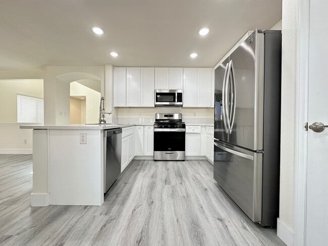 Building Photo - Centennial Heights