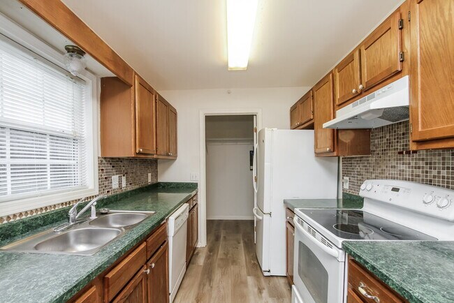 Building Photo - 2606 Foxfire Dr