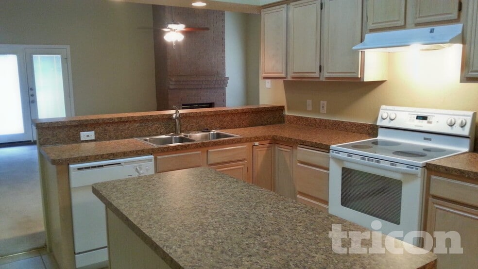 Building Photo - 603 Kimberly Dr