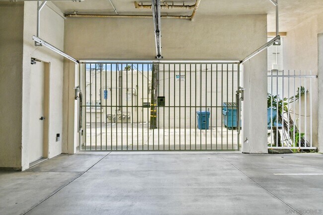 Building Photo - 7622 Herschel Ave
