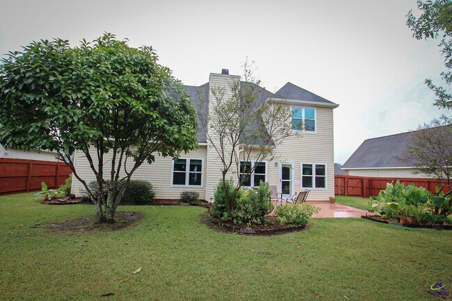 Building Photo - 221 Hummingbird Ln