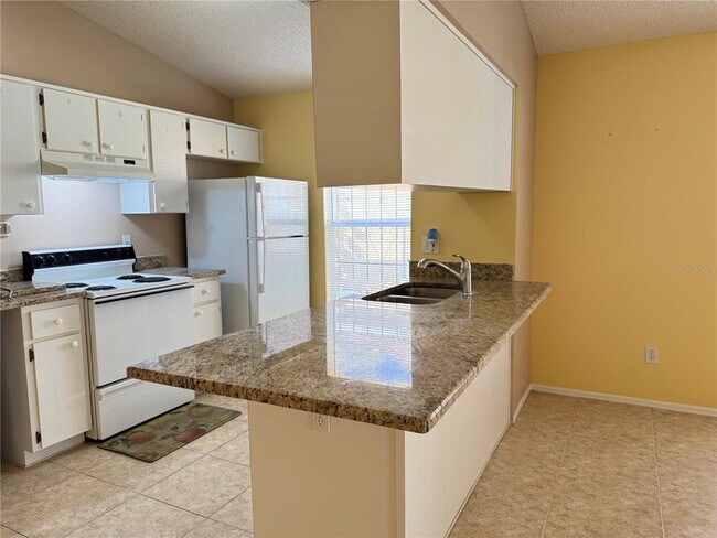 Building Photo - 3350 Lake Tiny Cir