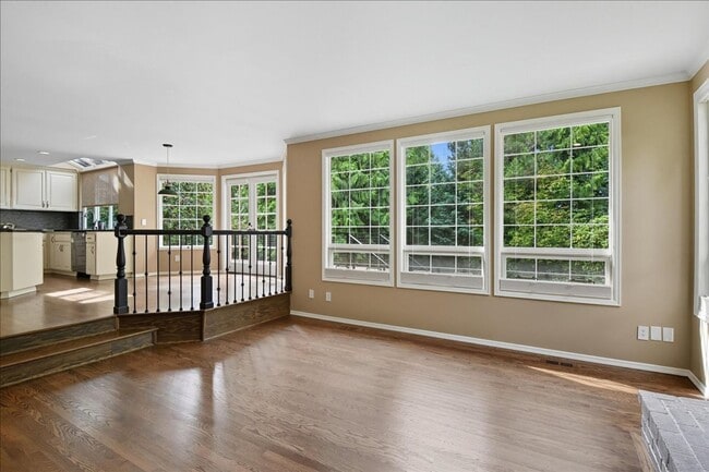 Building Photo - 4bd/2.5ba Woodinville House