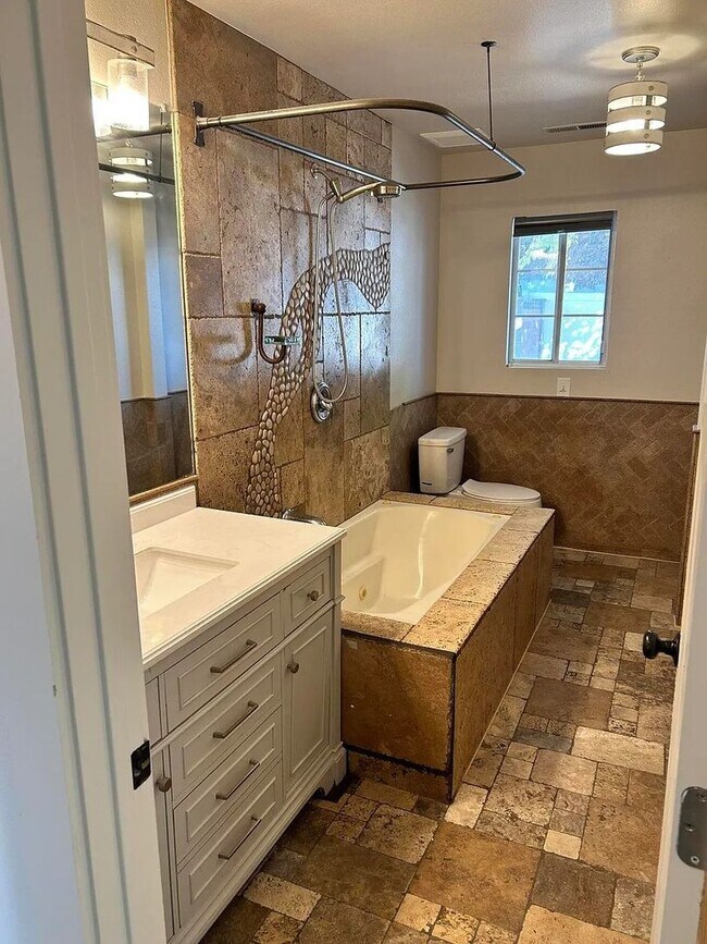Building Photo - Gorgeous Santa Clara Home with Stunning Ki...