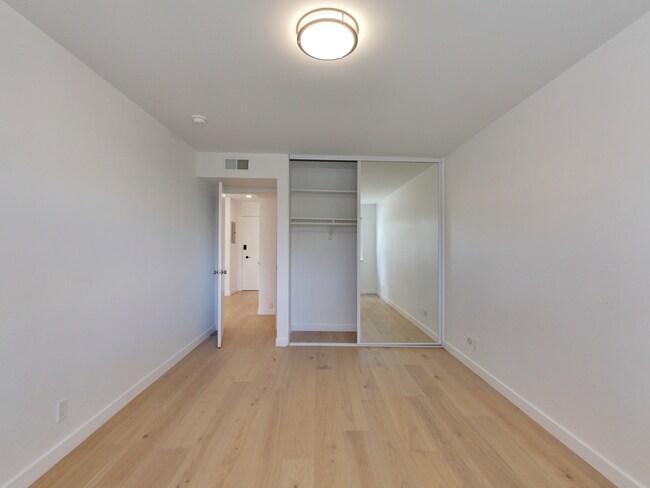 Building Photo - 1504 Newlands Ave