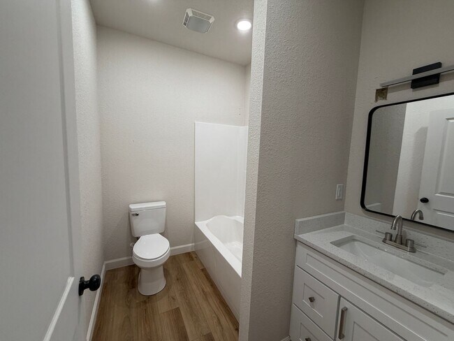 Building Photo - 321 Houghton St