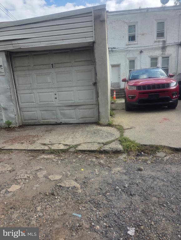 Building Photo - 4832 E Roosevelt Blvd