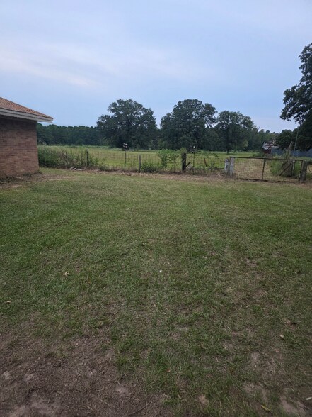 Building Photo - 255 Private Rd 3396