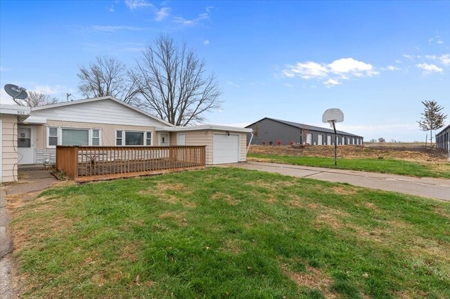 Building Photo - 925 2nd Ave E