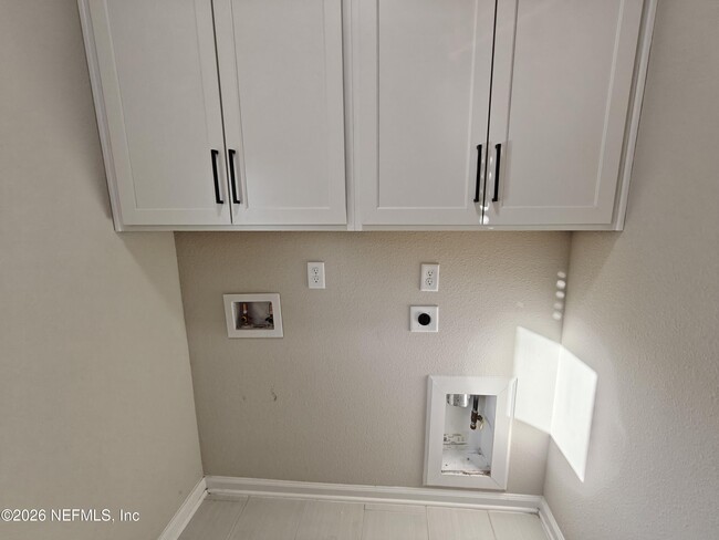 Building Photo - 1876 Amberly Dr