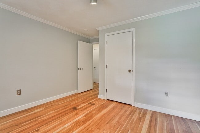 Building Photo - 22 Withington Ln