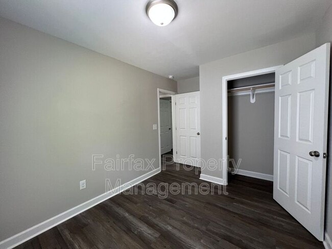 Building Photo - 223 N Briggs Ave