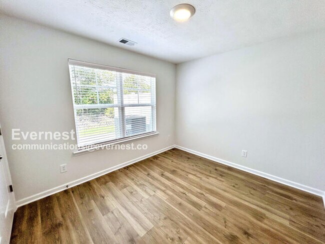 Building Photo - 347 Raines Ct