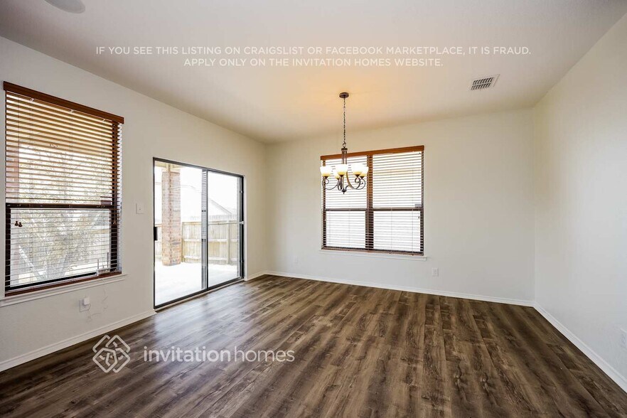 Building Photo - 1210 Sunset Farm
