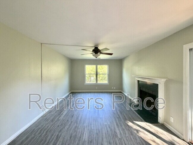Building Photo - 5707 S Yukon Ave