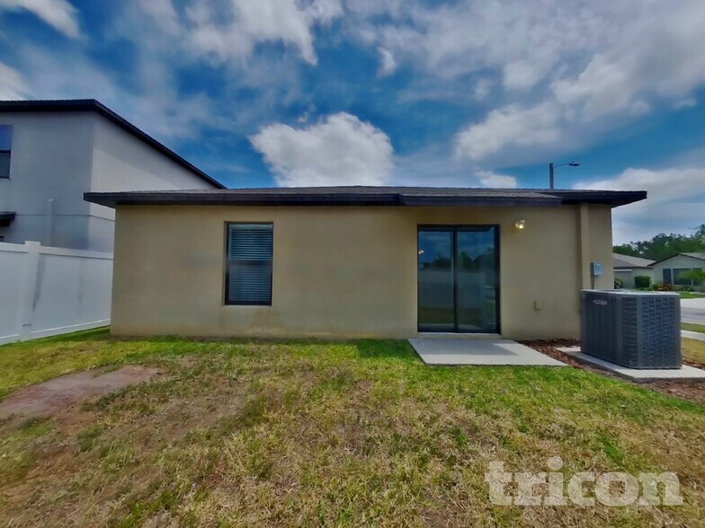 Building Photo - 10129 Carloway Hills Dr