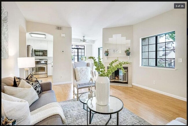 Building Photo - FABULOUS 2 Bed/2 Bath Condo in Sunny Hills...