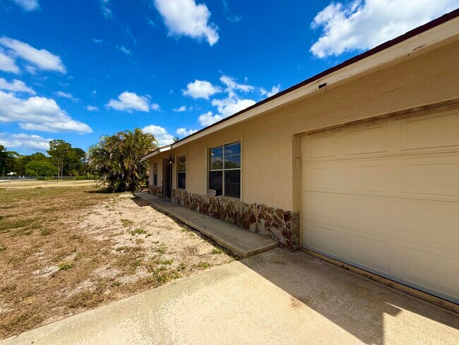Building Photo - 16394 Pimlico Dr E