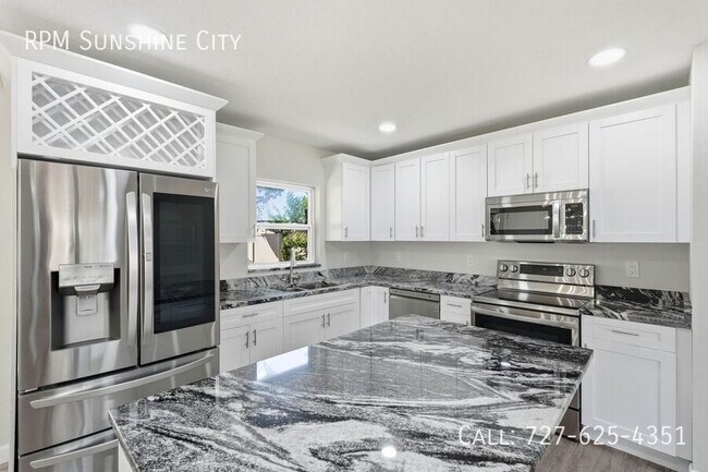 Building Photo - 1713 Valencia Dr E