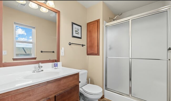 Building Photo - 1795 Sara Ct