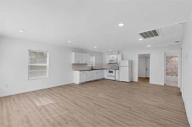 Building Photo - 631 Baker St