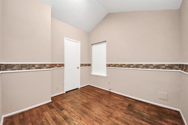 Building Photo - 12922 Grovemill Dr