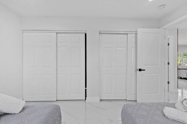 Building Photo - 871 NW 23rd Terrace