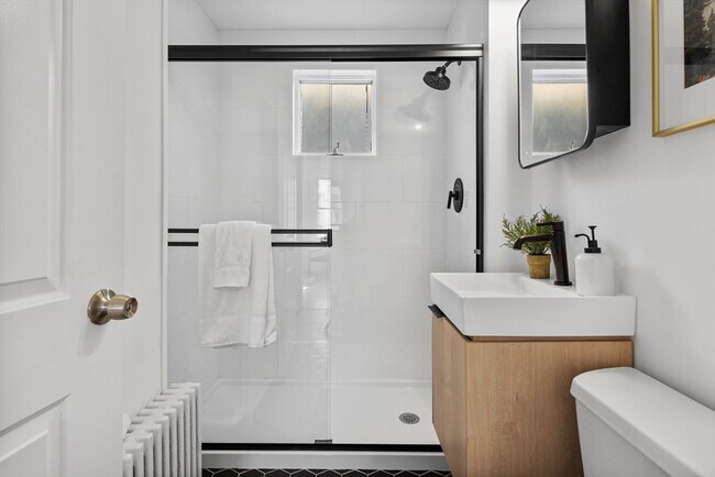 Building Photo - 44-46 Pinkham Rd