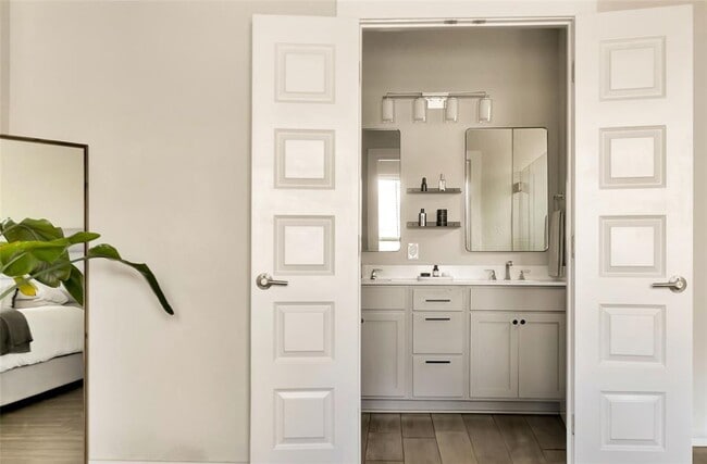 Building Photo - 8415 Laughlin Ln