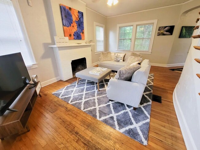 Building Photo - 949 SW 13th St