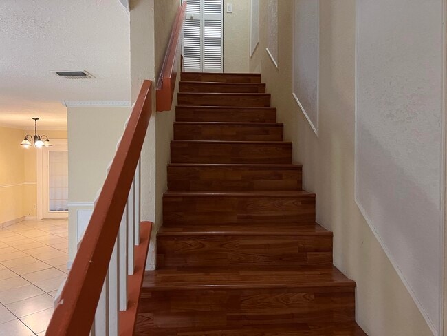 Building Photo - 5202 Bayside Dr