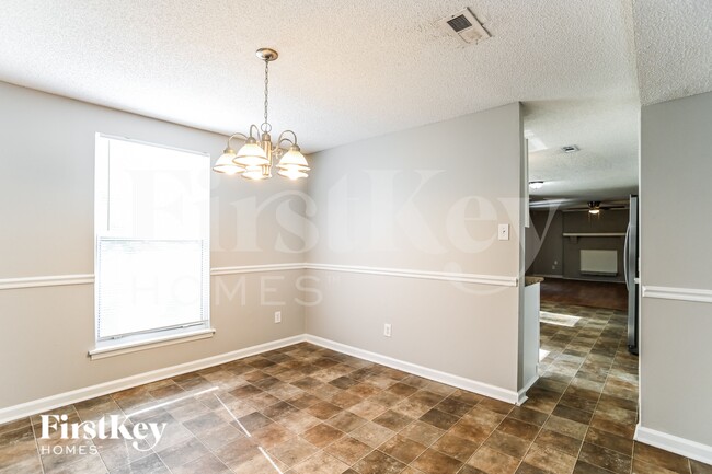 Building Photo - 1940 Winsted Ct