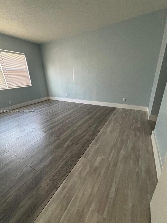 Building Photo - 260 S Cypress Rd