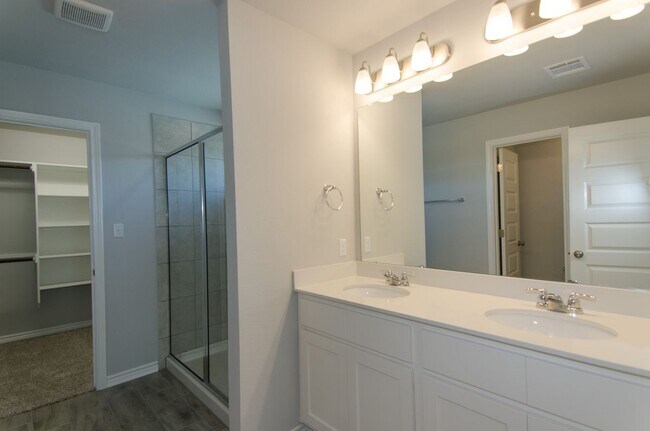 Building Photo - 2136 Pecan Island Dr