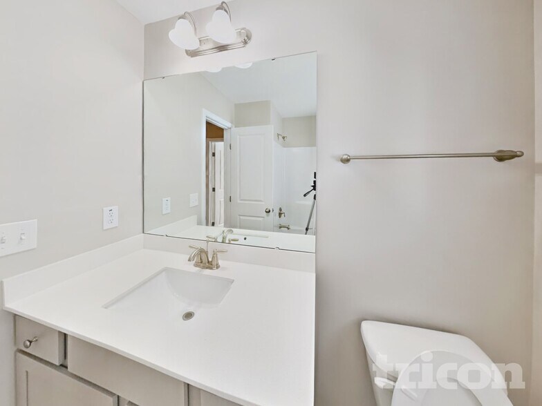 Building Photo - 123 Diploma Dr