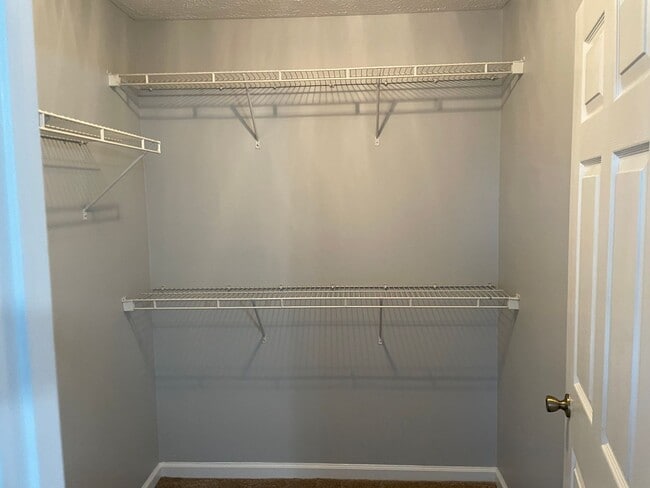 Building Photo - Two Bedroom Condo in Gated Community
