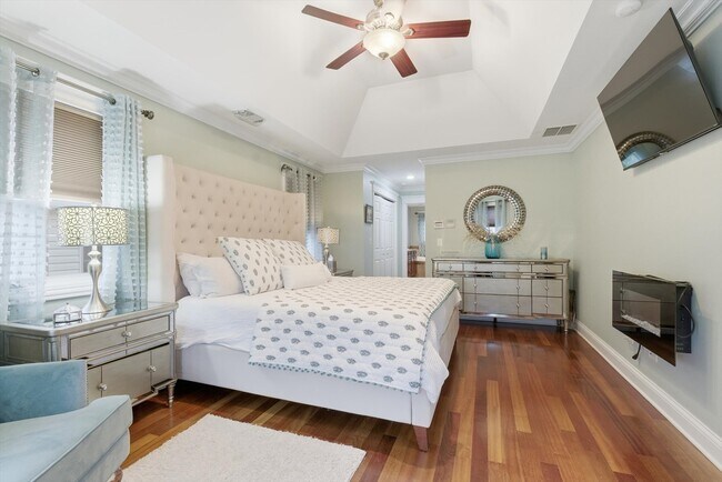 Building Photo - 395 Scott St