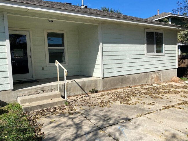 Building Photo - 11901 Briarcreek Loop