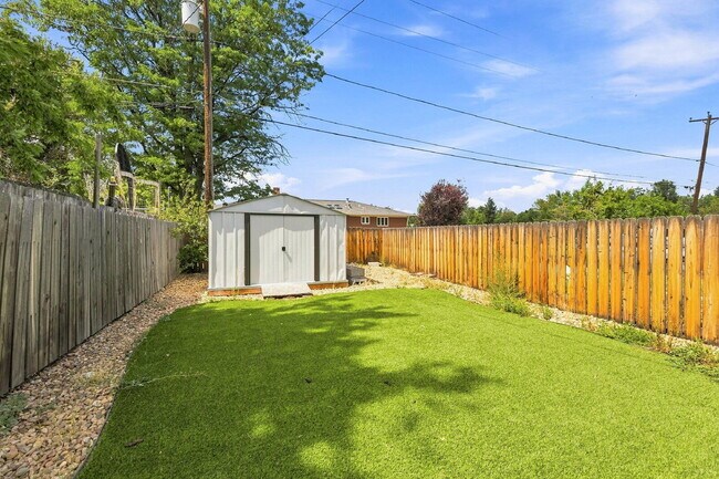 Building Photo - $2,800.95 with $300 Off the first month's rent, 3 Beds - 2 Baths, Single Family Home in Denver wi...