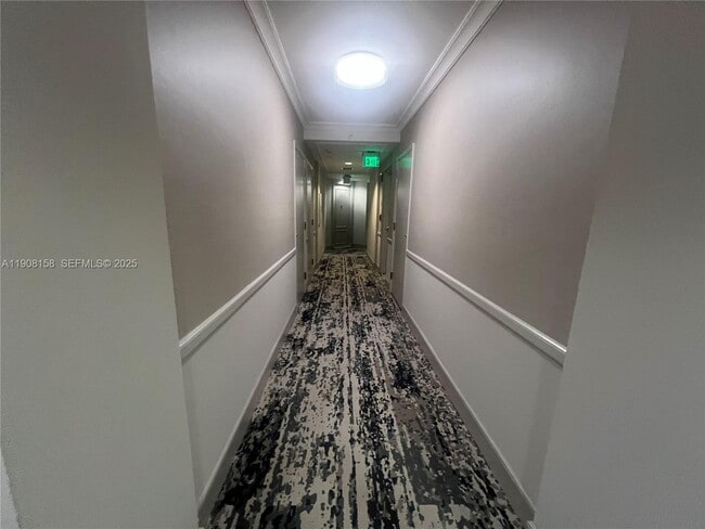 Building Photo - 888 Brickell Key Dr