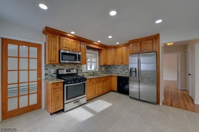 Building Photo - 29 Winifred Dr