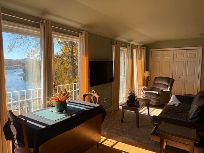 Building Photo - 282 Snyder Rd