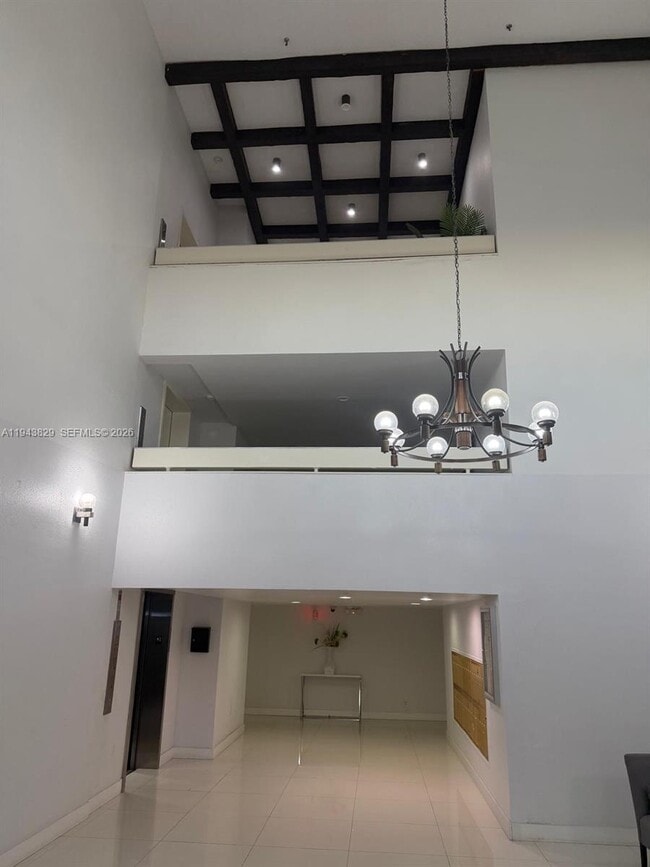 Building Photo - 200 Lakeview Dr