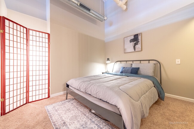 Building Photo - 500 S Clinton St