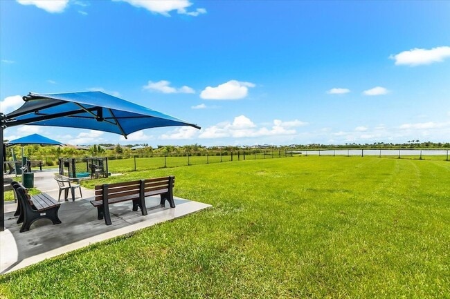 Building Photo - 8765 Daybreak St