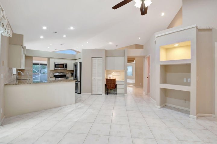 Building Photo - 11081 Springbrook Cir