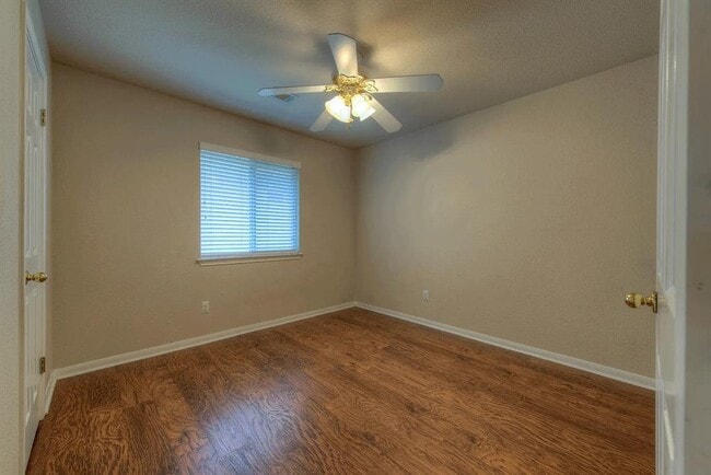 Building Photo - 9812 Pasatiempo Dr