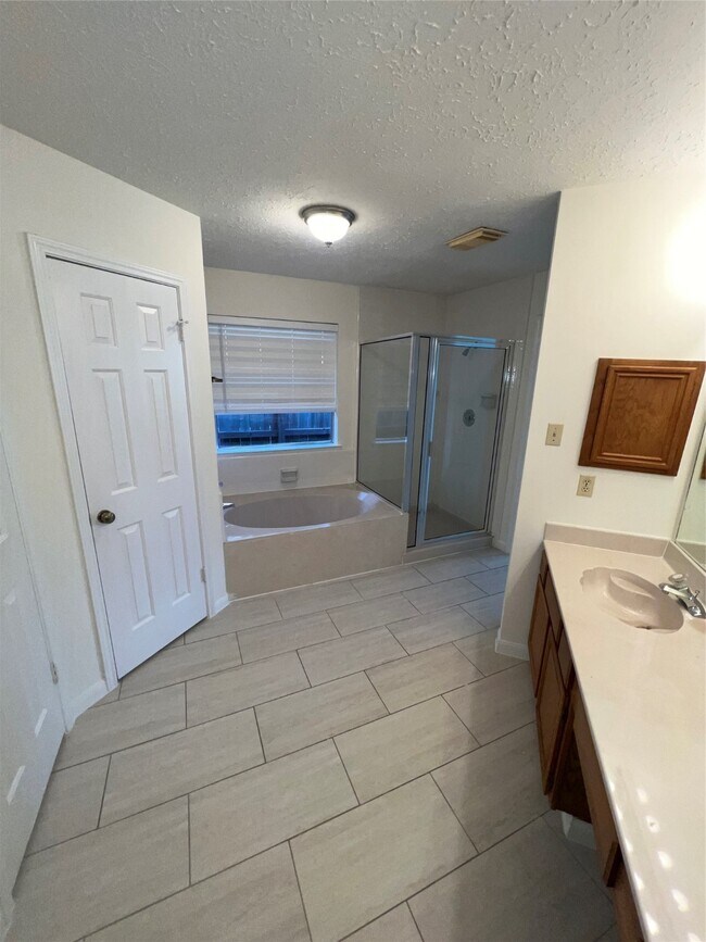 Building Photo - 21810 N Tangle Creek Ln