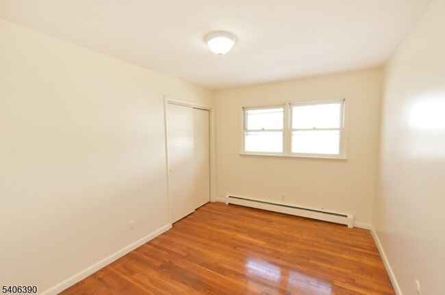 Building Photo - 100 Eastern Wy