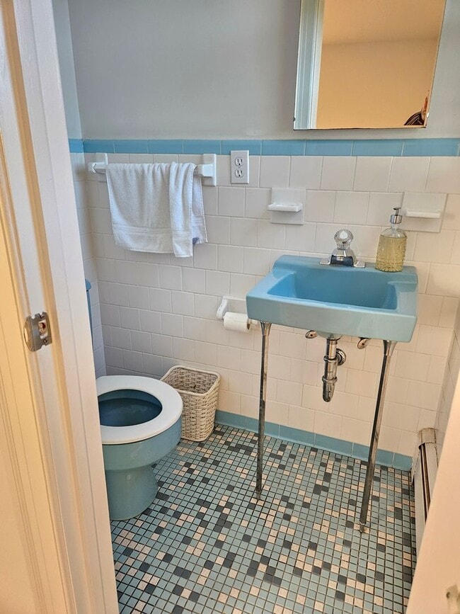 Building Photo - Essex County - 3 Bedroom 1.5 Bath Brick Ra...